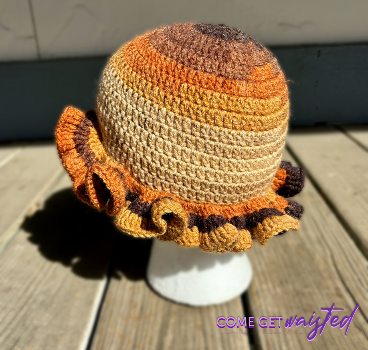 Light Ruffle Hat